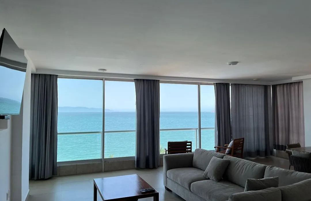 Banderas Suites-1